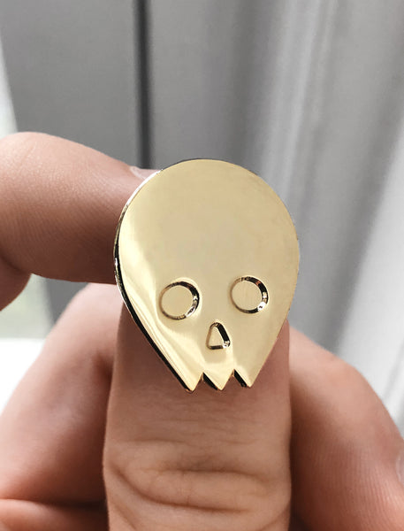 gold skull pin